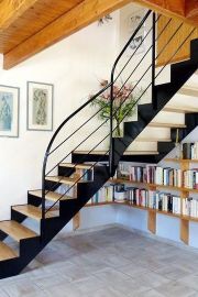 Il serait dommage de négliger cette partie qui prend une place considérable dans la vie de notre maison... Je parle, bien sûr, des escaliers ! 😉

➡️ Lier...
