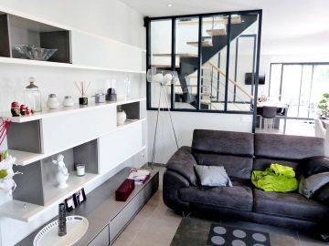 Rien ne vaut la lumière naturelle ! ☀️ La preuve en images avec notre verrière sur-mesure.

ℹ️ www.bgtravaux.fr/renovation-maison.php