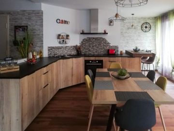 Nouvelle semaine, nouveau projet... Nouvelle cuisine ! ✅

Une cuisine contemporaine pour les amateurs.trices de l'alliance du bois et du noir. ◼️...