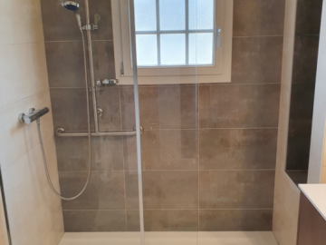 Les couleurs de la salle de bain se fondent sur le thème de la légèreté et de la détente avec des blancs et des beiges qui reviennent dans la tendance. ?

➡️...